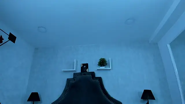 EmiliaRose  online show from November 7, 2025, 8:57 pm