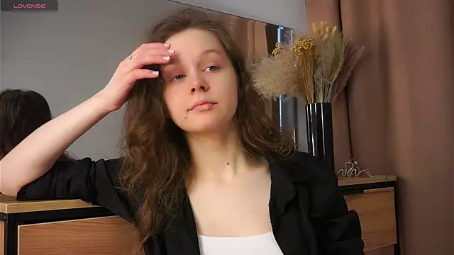 ElvaLafleur online show from March 6, 2025, 5:14 am