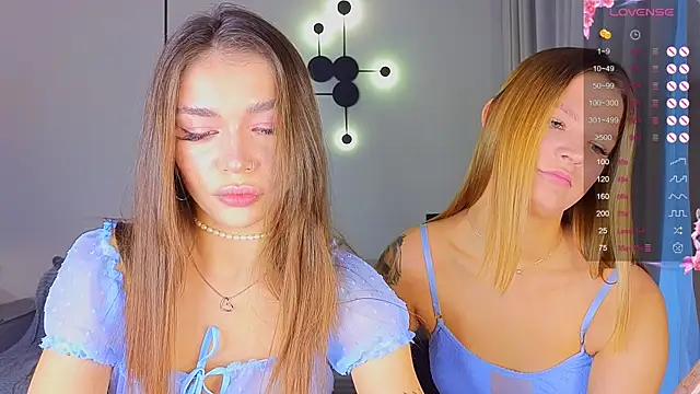 Caroline  Brown online show from September 29, 2025, 1:56 am