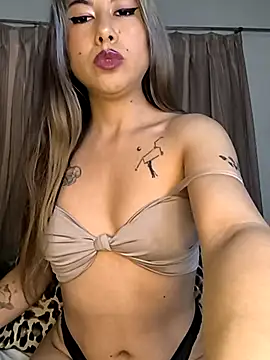 Tiff Doll online show from September 28, 2025, 4:47 pm