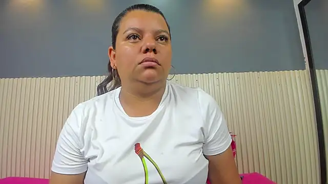 Aida-nicolle online show from September 24, 2025, 10:00 am