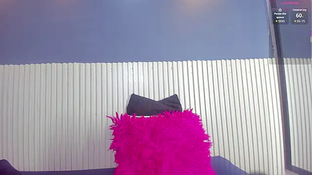 Aida-nicolle online show from October 31, 2025, 9:39 am