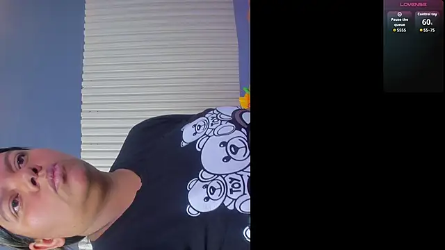 Aida-nicolle online show from November 14, 2025, 11:47 am