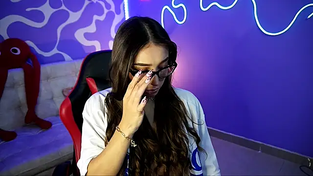 verosmit1 online show from November 8, 2025, 12:47 am