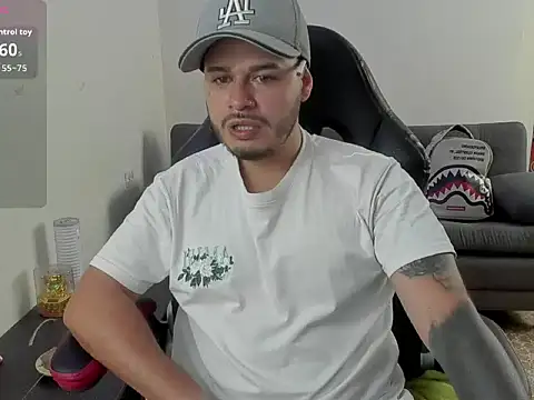 ragnar lothbrok777 online show from April 10, 2026, 4:03 pm