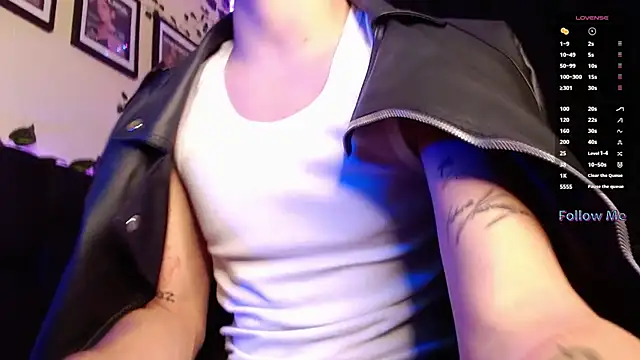 isaac-saenz online show from February 20, 2025, 9:31 pm