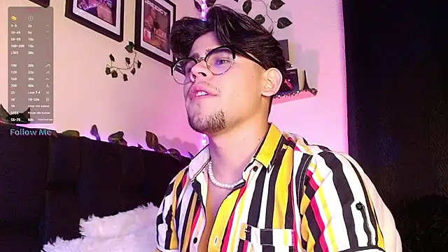 isaac-saenz online show from March 22, 2025, 10:26 pm