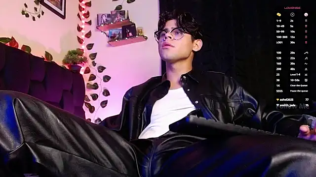 isaac-saenz online show from February 20, 2025, 12:41 am