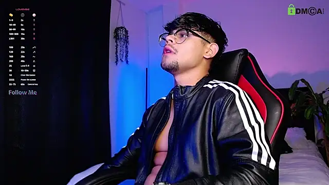 isaac-saenz online show from September 17, 2025, 10:12 pm