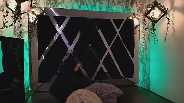 charlotte bluee online show from October 2, 2025, 7:06 pm