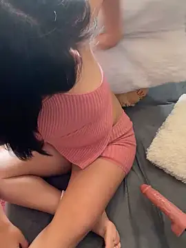 ZafiroKlein online show from October 16, 2025, 8:17 pm