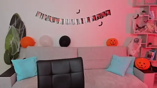 GabriellaMays online show from November 1, 2025, 5:14 am