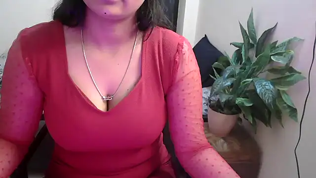 Snapshot of megancatluna chatting on April 5, 2026, 10:00 am megancatluna online show from April 5, 2026, 10:00 am