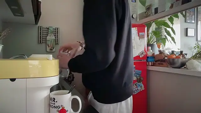 MikymikeBBWD online show from November 11, 2025, 11:49 am