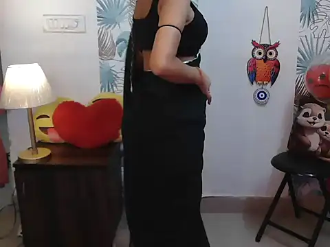 jenifermedow online show from October 18, 2025, 3:30 am