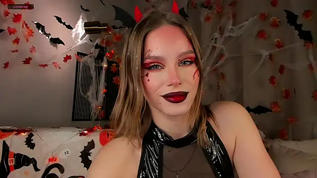 TaiteBayles online show from October 30, 2025, 1:37 am