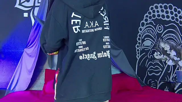 Arii moon online show from September 8, 2025, 7:46 pm