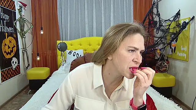 TessaDaybreak online show from October 13, 2025, 6:26 am