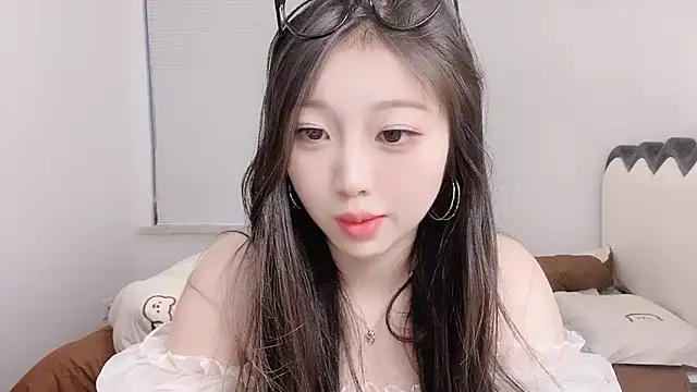 yukiyyuu44 online show from February 22, 2025, 7:01 am