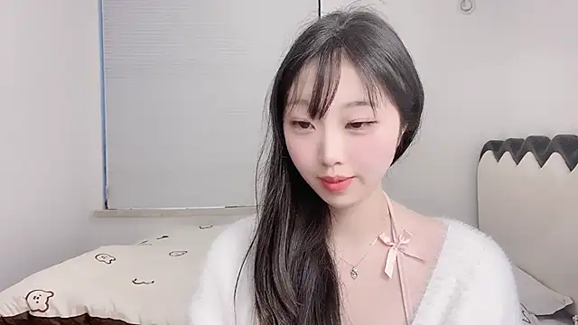 yukiyyuu44 online show from February 28, 2025, 1:26 am