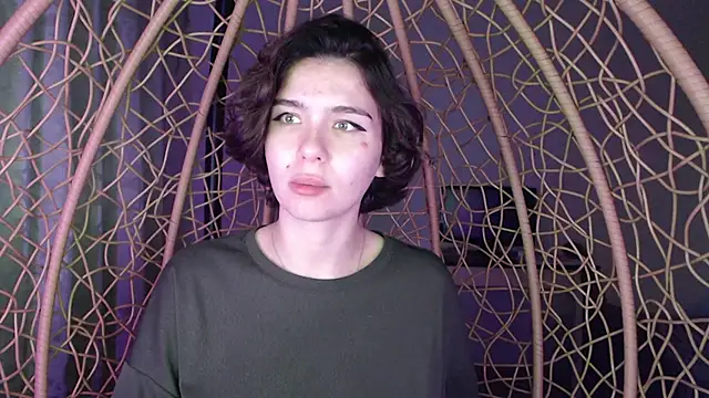 Snapshot of Anna-Sun chatting on October 5, 2025, 5:25 pm Anna-Sun online show from October 5, 2025, 5:25 pm