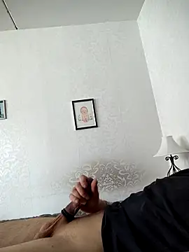 Snapshot of Teemu chatting on May 4, 2026, 2:42 pm Teemu online show from May 4, 2026, 2:42 pm