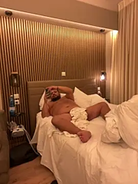 Snapshot of morfeoX chatting on February 15, 2026, 7:02 pm morfeoX online show from February 15, 2026, 7:02 pm