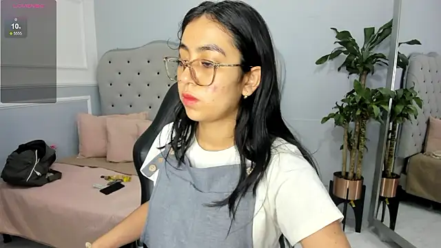 Snapshot of lucelly_15 chatting on February 11, 2026, 11:43 am lucelly 15 online show from February 11, 2026, 11:43 am
