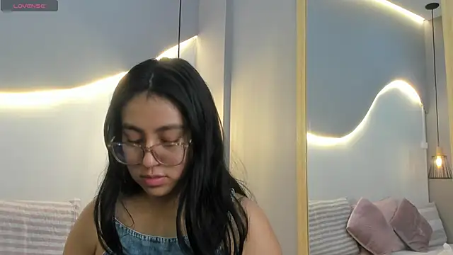 Snapshot of lucelly_15 chatting on January 18, 2026, 11:46 am lucelly 15 online show from January 18, 2026, 11:46 am