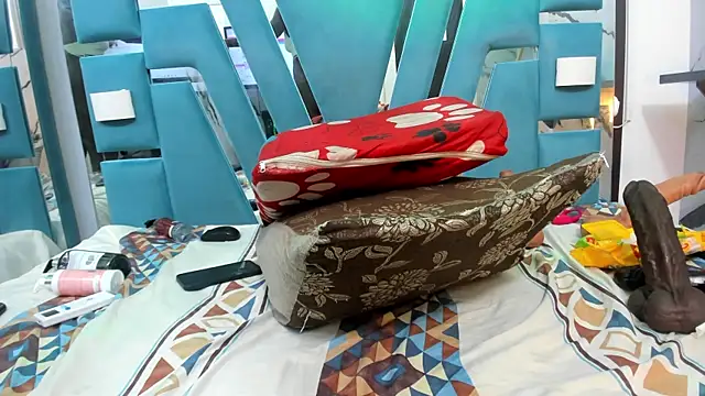 ebony valentina online show from April 16, 2026, 9:39 pm