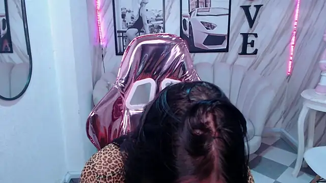 Anni acker b online show from September 8, 2025, 8:08 pm