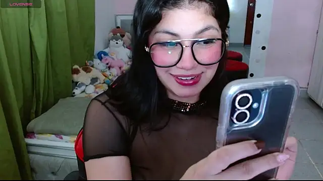 Violett 11 online show from December 2, 2025, 8:43 pm