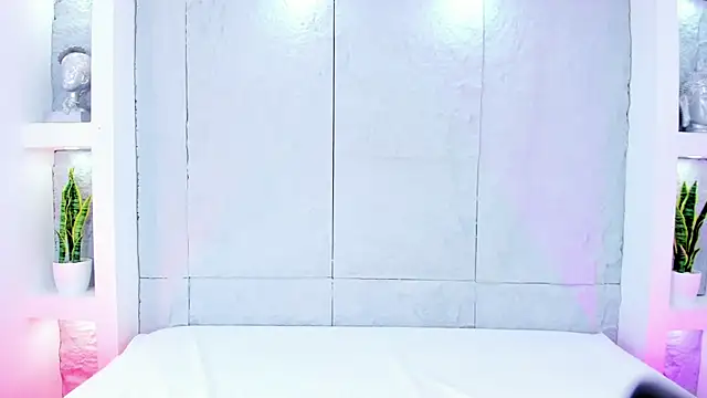 Snapshot of MiaMistrex chatting on October 4, 2025, 4:14 am MiaMistrex online show from October 4, 2025, 4:14 am