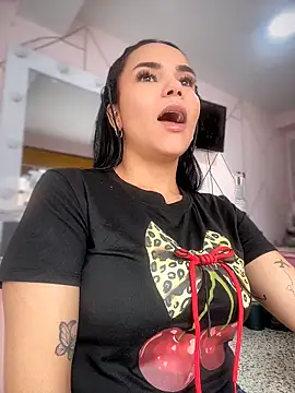 Naatalia online show from April 14, 2026, 5:18 pm