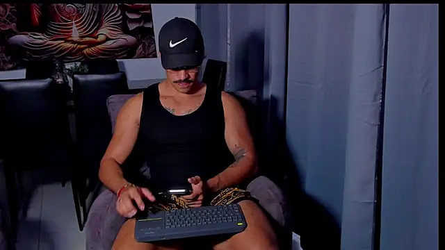 Valentino Dosantos  online show from February 20, 2026, 8:33 pm