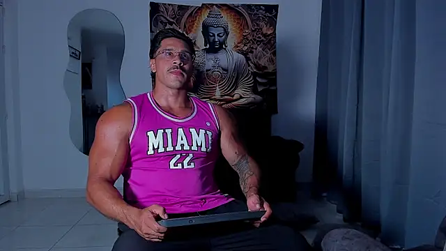 Valentino Dosantos  online show from November 20, 2025, 9:36 pm