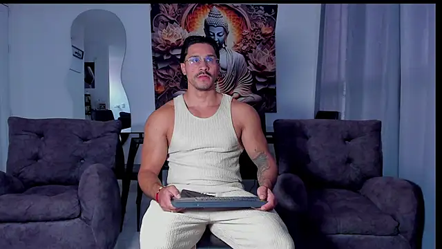 Valentino Dosantos  online show from February 5, 2026, 7:43 pm