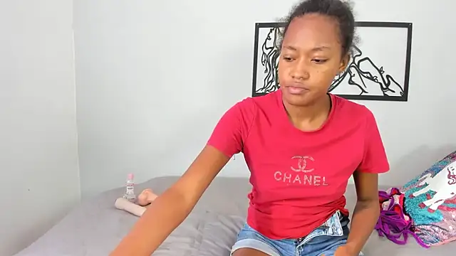 karina-lopez online show from October 17, 2025, 2:30 pm