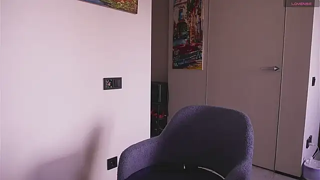 Limy Sweet online show from April 8, 2026, 8:27 am