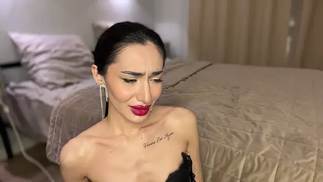 alissadreams online show from October 9, 2025, 2:06 pm