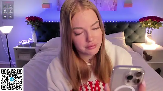 Snapshot of DonnaSmith chatting on September 13, 2025, 7:52 am DonnaSmith online show from September 13, 2025, 7:52 am