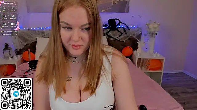 Snapshot of DonnaSmith chatting on November 4, 2025, 6:50 am DonnaSmith online show from November 4, 2025, 6:50 am