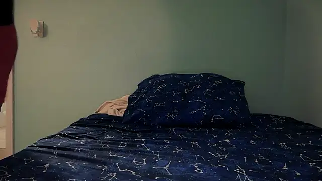 Snapshot of greekmythics chatting on December 23, 2025, 12:43 am greekmythics online show from December 23, 2025, 12:43 am