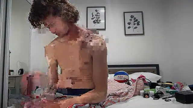 Snapshot of greekmythics chatting on December 18, 2025, 9:18 pm greekmythics online show from December 18, 2025, 9:18 pm