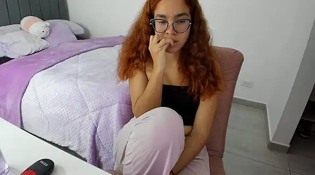 Greciaruiz  online show from March 9, 2025, 11:14 pm