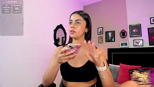 Bella walker  online show from January 6, 2026, 8:24 pm