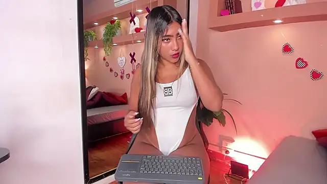 SofiaBennett  online show from February 16, 2026, 12:26 pm