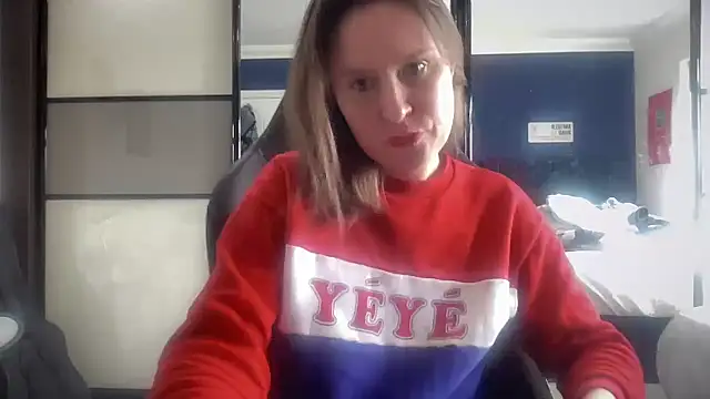 Snapshot of eatmypie69 chatting on February 23, 2026, 9:43 am eatmypie69 online show from February 23, 2026, 9:43 am