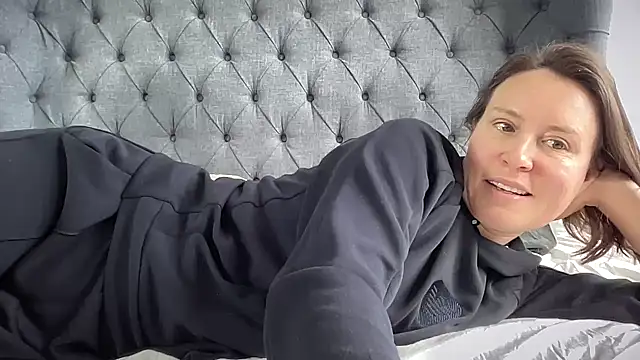 eatmypie69 online show from September 23, 2025, 10:22 am