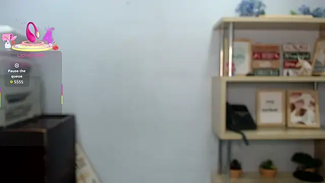 Katty love01 online show from September 19, 2025, 3:49 pm